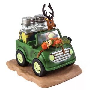 NEW BigMouth Inc. Deer’s Revenge Salt & Pepper Shaker Set with Green Car Holder